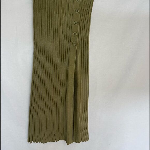 Olive Green Crop Top Skirt Set - Picture 8 of 13